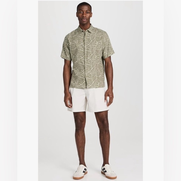 Vince. Men’s Dried Cactus Green Knotted Leaves Short Sleeve Button Up Shirt - Picture 5 of 14